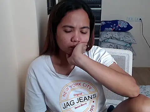 xTheLastVIRGINx online show from 02.03.26