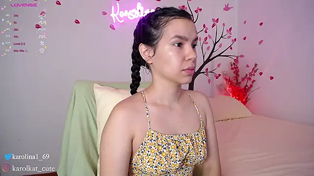 Karolina 1 online show from 02.25.25