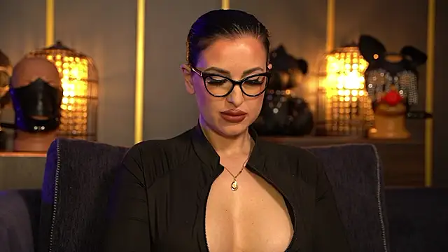 Snapshot of kelly_kent chatting on 03.02.26 kelly kent online show from 03.02.26