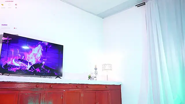 lara giraldo online show from 10.08.25