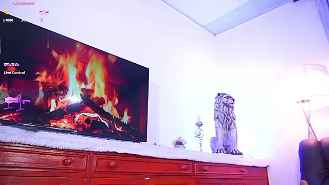 lara giraldo online show from 02.04.26