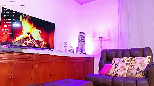 lara giraldo online show from 03.10.26