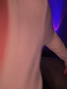 Emylia online show from 02.15.25