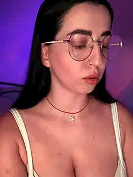 Emylia online show from 10.10.25