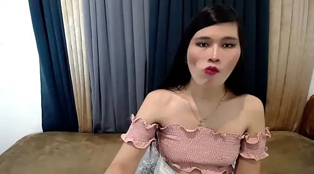 Snapshot of imyours-chenxx chatting on 02.05.25 imyours-chenxx online show from 02.05.25