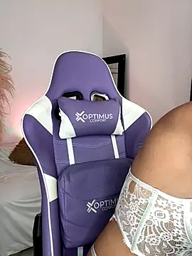 Snapshot of sofia_henaok chatting on 12.15.25 sofia henaok online show from 12.15.25