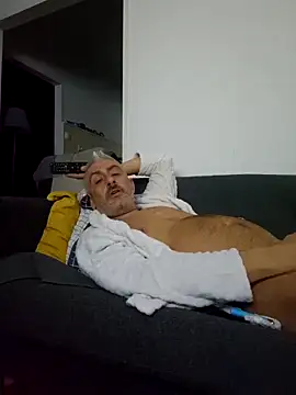 Snapshot of cuci45 chatting on 10.29.25 cuci45 online show from 10.29.25