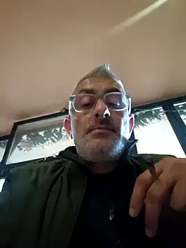 Snapshot of cuci45 chatting on 11.12.25 cuci45 online show from 11.12.25