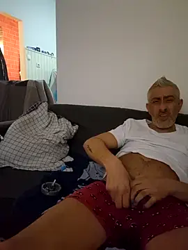 Snapshot of cuci45 chatting on 11.24.25 cuci45 online show from 11.24.25