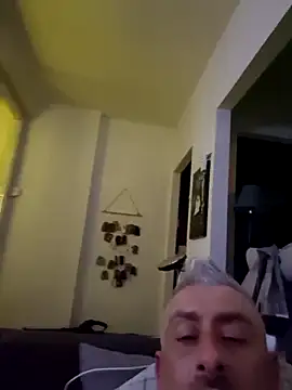 Snapshot of cuci45 chatting on 12.20.25 cuci45 online show from 12.20.25