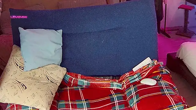 cutenessa online show from 01.05.25