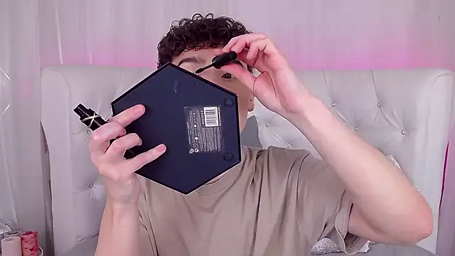 RobbyCharming online show from 10.10.25