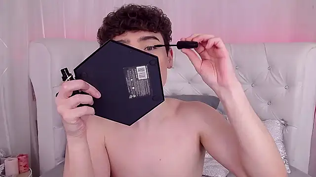 RobbyCharming online show from 10.22.25