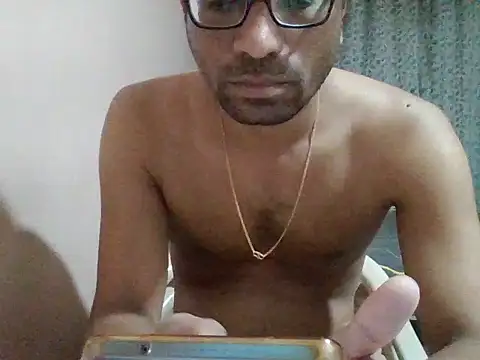 Snapshot of sexx4 chatting on 09.29.25 sexx4 online show from 09.29.25