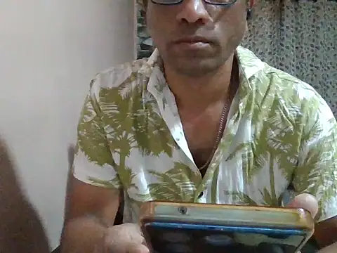 Snapshot of sexx4 chatting on 04.15.26 sexx4 online show from 04.15.26