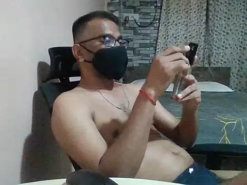 Snapshot of sexx4 chatting on 04.30.26 sexx4 online show from 04.30.26