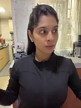 charlotte stevenss  online show from 10.07.25