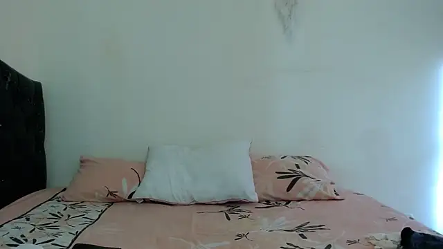 Snapshot of gooddes303salome chatting on 11.10.25 gooddes303salome online show from 11.10.25