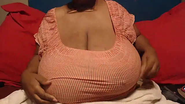 CUTEFIRMMELONSS online show from 12.20.25