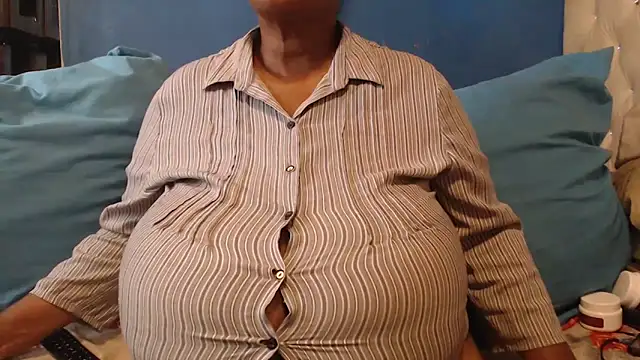 CUTEFIRMMELONSS online show from 02.06.26