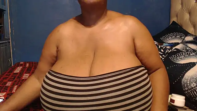 CUTEFIRMMELONSS online show from 03.04.26