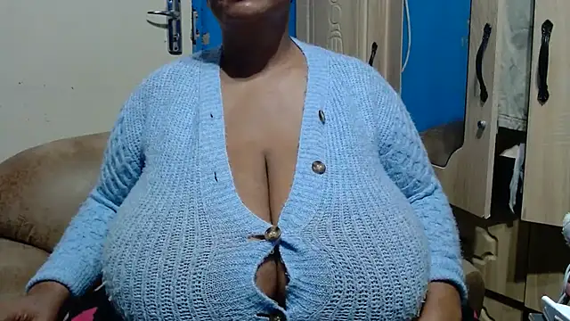 Snapshot of CUTEFIRMMELONSS chatting on 07.15.26 CUTEFIRMMELONSS online show from 07.15.26