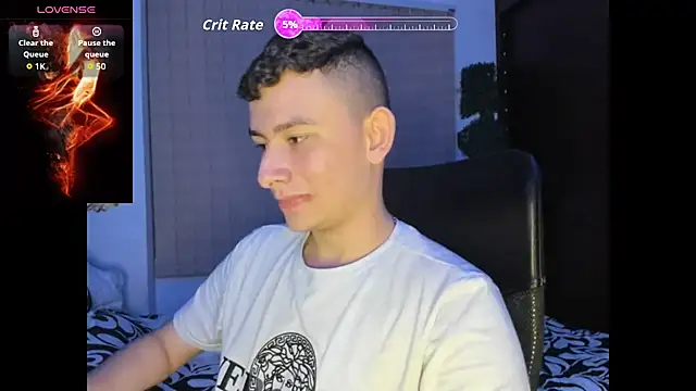 Snapshot of Christ_Miller3 chatting on 10.13.25 Christ Miller3 online show from 10.13.25