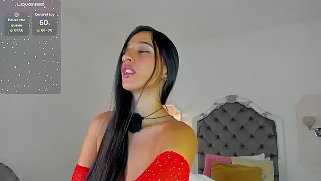 Snapshot of Valentina_Ross_ chatting on 06.23.26 Valentina Ross online show from 06.23.26