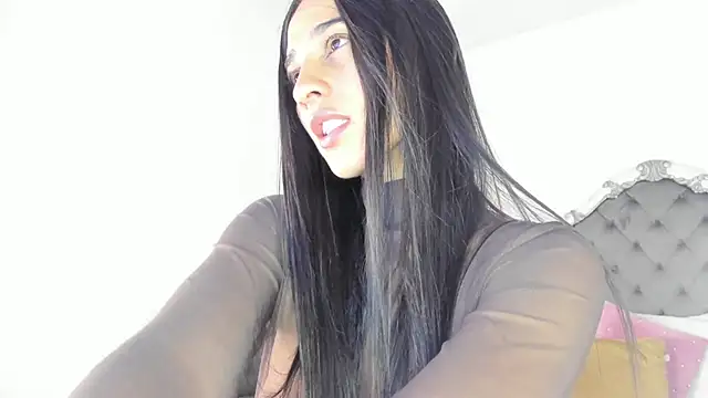 Snapshot of Valentina_Ross_ chatting on 07.01.26 Valentina Ross online show from 07.01.26