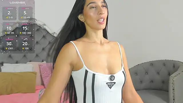 Snapshot of Valentina_Ross_ chatting on 07.28.26 Valentina Ross online show from 07.28.26