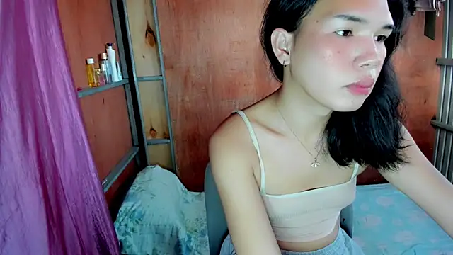 Snapshot of mav1s_ chatting on 12.17.25 mav1s online show from 12.17.25