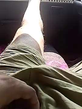 Snapshot of Driver-naru chatting on 12.21.24 Driver-naru online show from 12.21.24