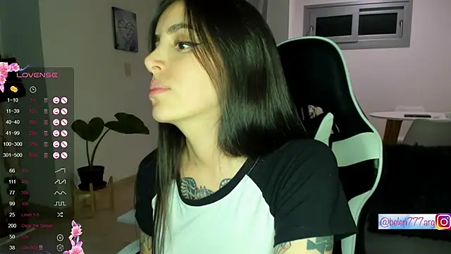 Snapshot of belu_arg chatting on 04.21.26 belu arg online show from 04.21.26