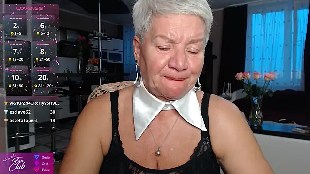 Snapshot of roxana_brooks chatting on 08.04.26 roxana brooks online show from 08.04.26
