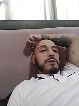 Snapshot of KenllyH chatting on 12.16.25 KenllyH online show from 12.16.25