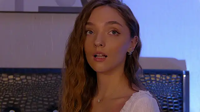 VirginieCruz online show from 03.04.25