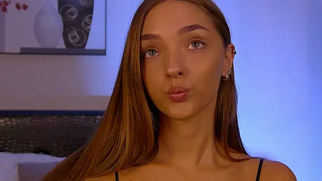 VirginieCruz online show from 09.15.25