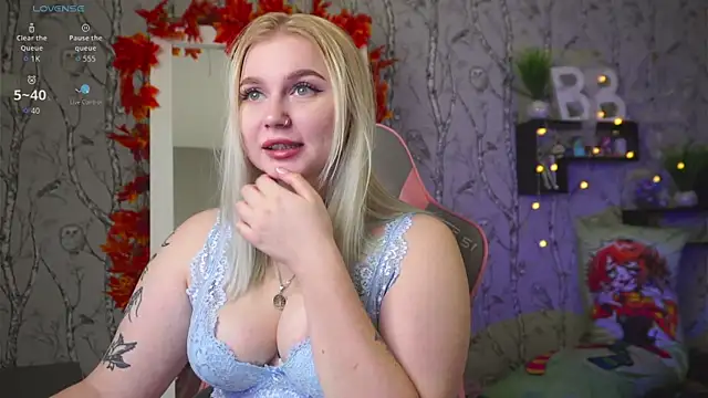 Moon Valkyrie online show from 10.07.25