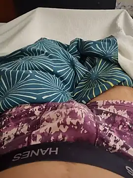 Snapshot of LuqenZo chatting on 03.19.26 LuqenZo online show from 03.19.26