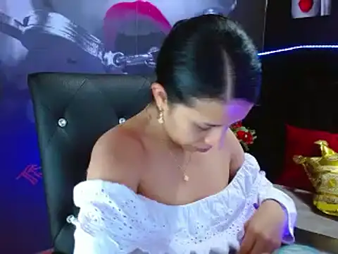 Snapshot of VALERY_MEER chatting on 12.02.24 VALERY MEER online show from 12.02.24