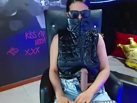 Snapshot of VALERY_MEER chatting on 12.02.24 VALERY MEER online show from 12.02.24