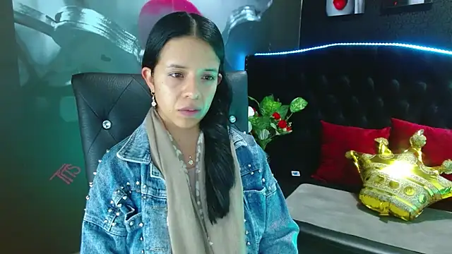 Snapshot of VALERY_MEER chatting on 12.16.24 VALERY MEER online show from 12.16.24