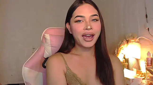 Snapshot of Ashely_Lewis chatting on 02.01.25 Ashely Lewis online show from 02.01.25