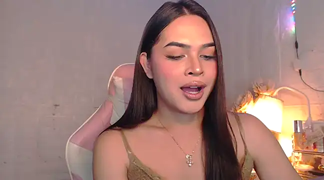 Snapshot of Ashely_Lewis chatting on 02.05.25 Ashely Lewis online show from 02.05.25