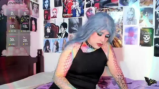 Snapshot of Lexxxxx_ chatting on 12.17.24 Lexxxxx online show from 12.17.24