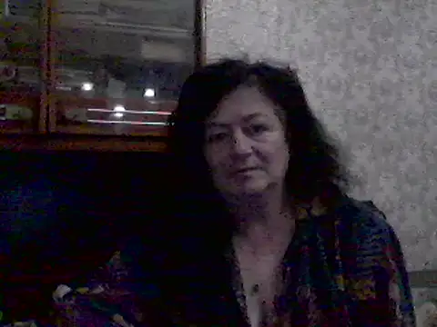 Snapshot of GypsiQueen2 chatting on 02.21.25 GypsiQueen2 online show from 02.21.25