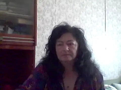 Snapshot of GypsiQueen2 chatting on 02.25.25 GypsiQueen2 online show from 02.25.25