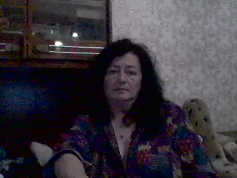 Snapshot of GypsiQueen2 chatting on 03.03.25 GypsiQueen2 online show from 03.03.25