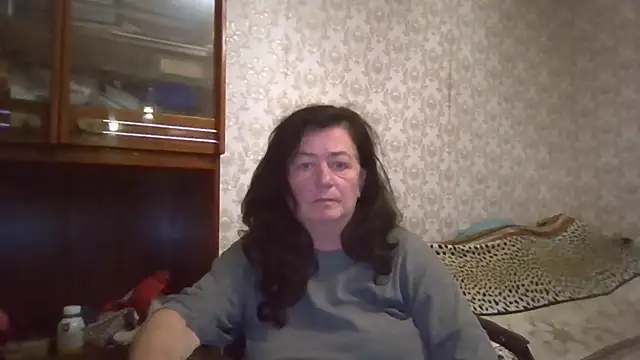 Snapshot of GypsiQueen2 chatting on 10.21.25 GypsiQueen2 online show from 10.21.25