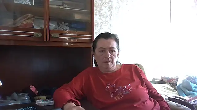 Snapshot of GypsiQueen2 chatting on 10.29.25 GypsiQueen2 online show from 10.29.25